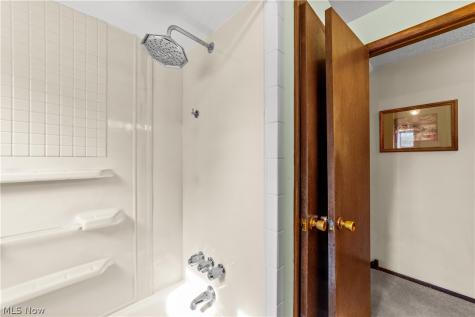 176 Pinewood Drive Elyria OH 44035