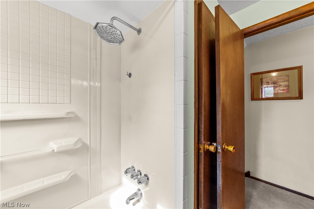 176 Pinewood Drive Elyria OH 44035