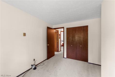 176 Pinewood Drive Elyria OH 44035