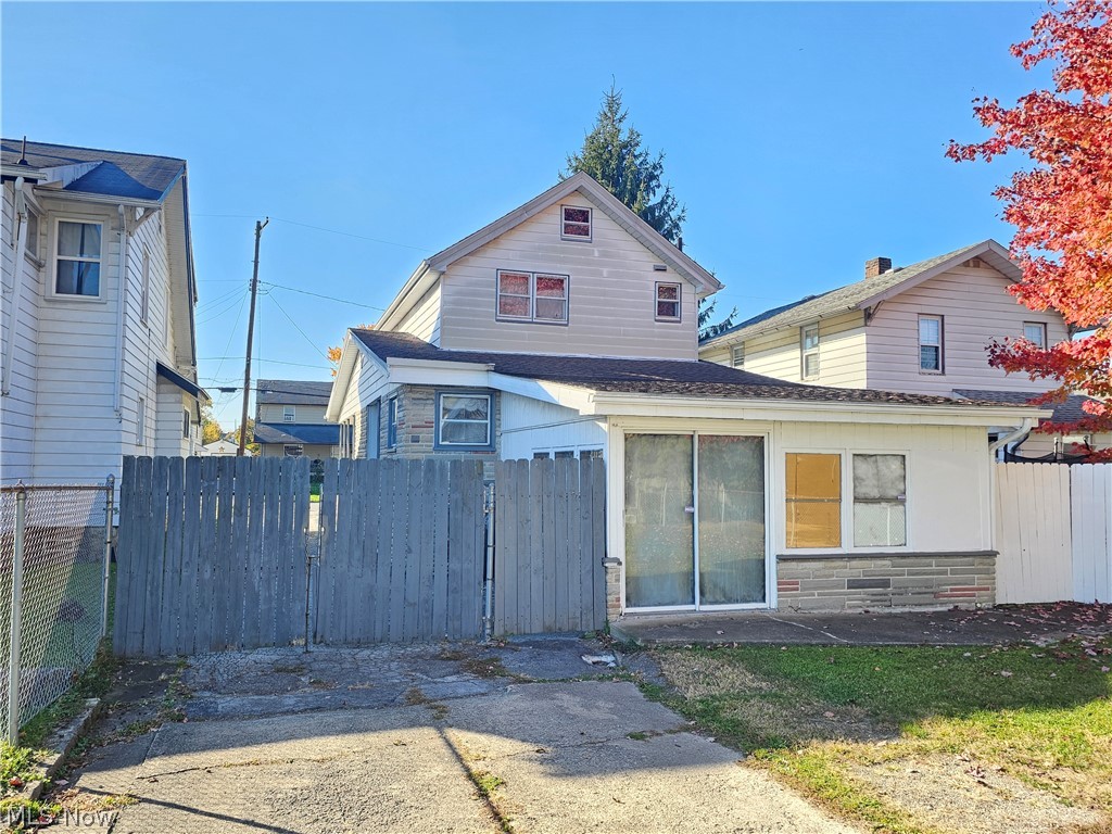 139 N Richview Avenue Youngstown OH 44509