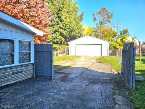 139 N Richview Avenue Youngstown OH 44509