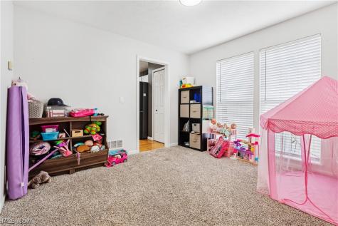 490 Cherrywood Lane Painesville OH 44077