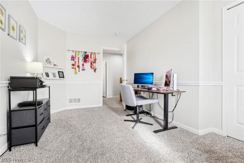 490 Cherrywood Lane Painesville OH 44077