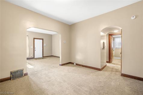 909 Brown Avenue NW Canton OH 44703