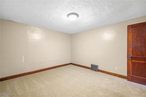 909 Brown Avenue NW Canton OH 44703