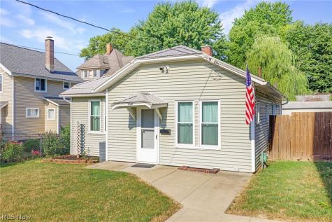 909 Brown Avenue NW Canton OH 44703