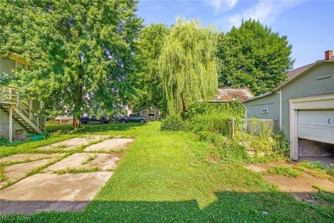 909 Brown Avenue NW Canton OH 44703