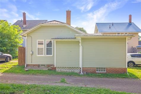 909 Brown Avenue NW Canton OH 44703