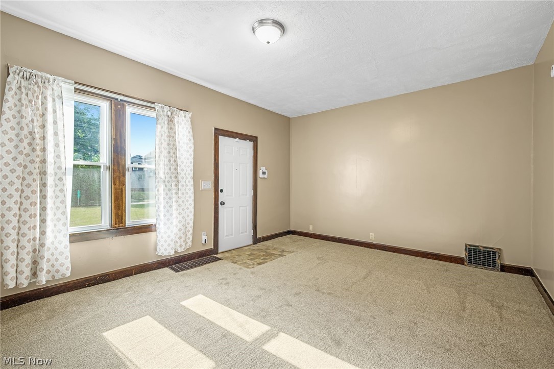 909 Brown Avenue NW Canton OH 44703