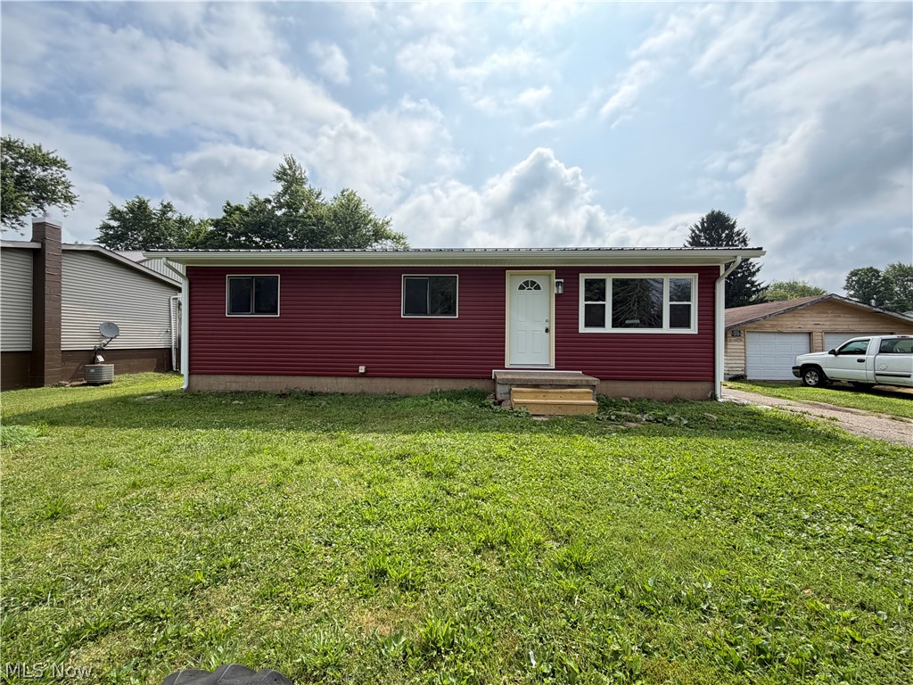 591 Chestnut Street Newcomerstown OH 43832