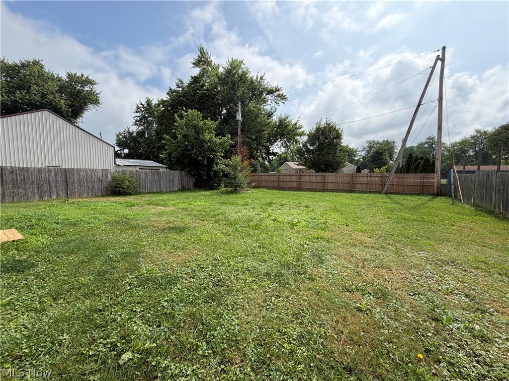591 Chestnut Street Newcomerstown OH 43832