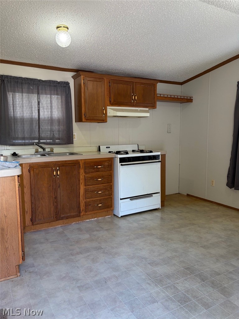 5411 N River Road W Geneva OH 44041