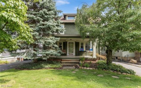 2257 Briarwood Road Cleveland Heights OH 44118