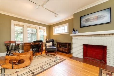 2257 Briarwood Road Cleveland Heights OH 44118