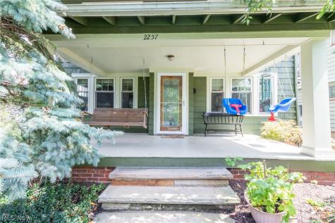 2257 Briarwood Road Cleveland Heights OH 44118