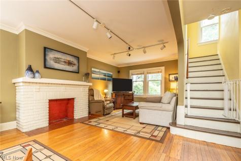 2257 Briarwood Road Cleveland Heights OH 44118