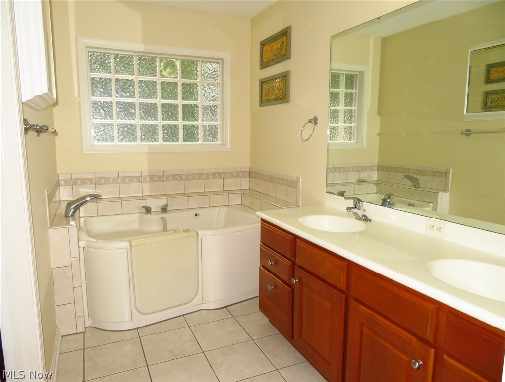 419 Augusta Drive Elyria OH 44035