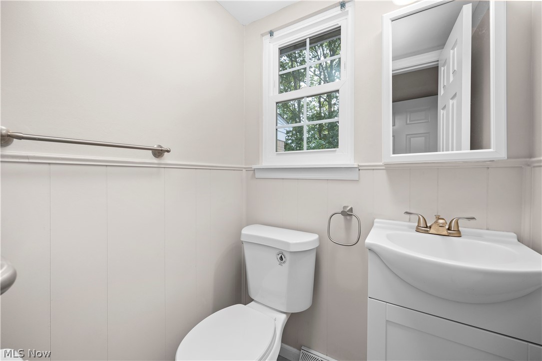 417 Longfellow Street Elyria OH 44035