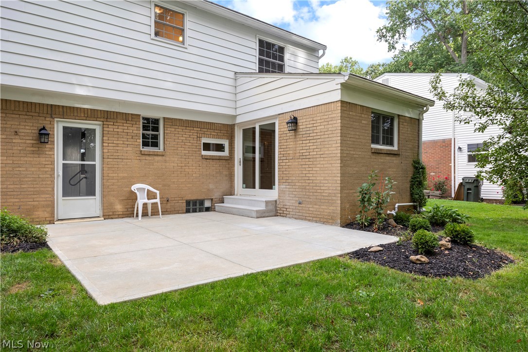 417 Longfellow Street Elyria OH 44035
