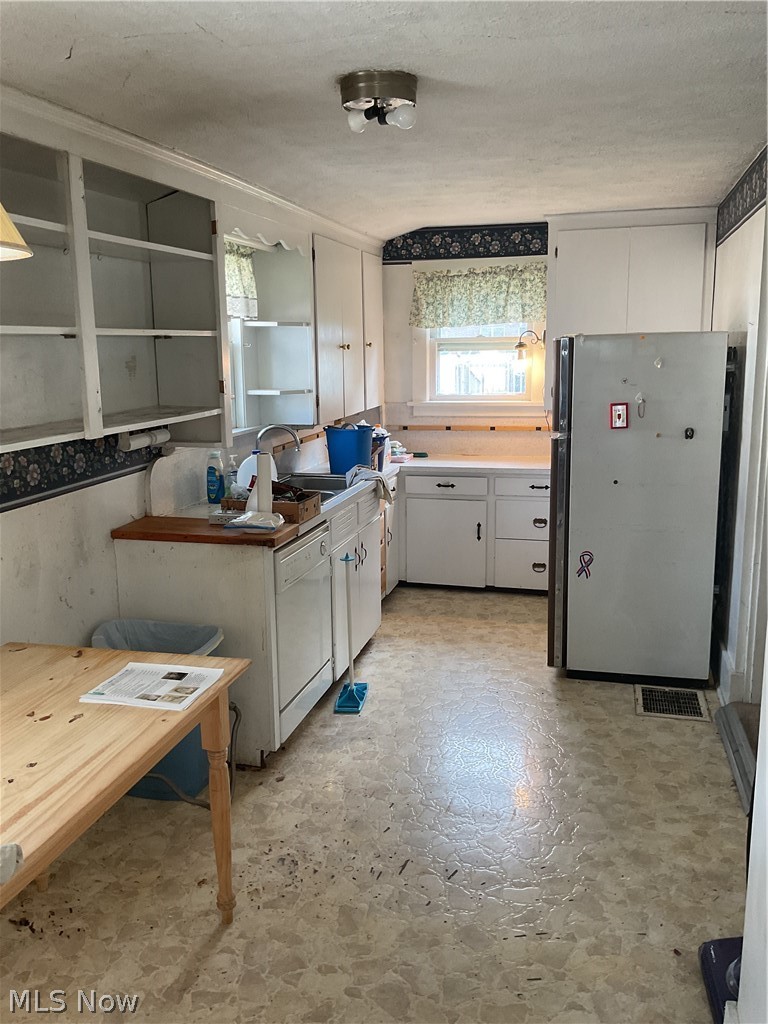 176 S Main Street Creston OH 44217
