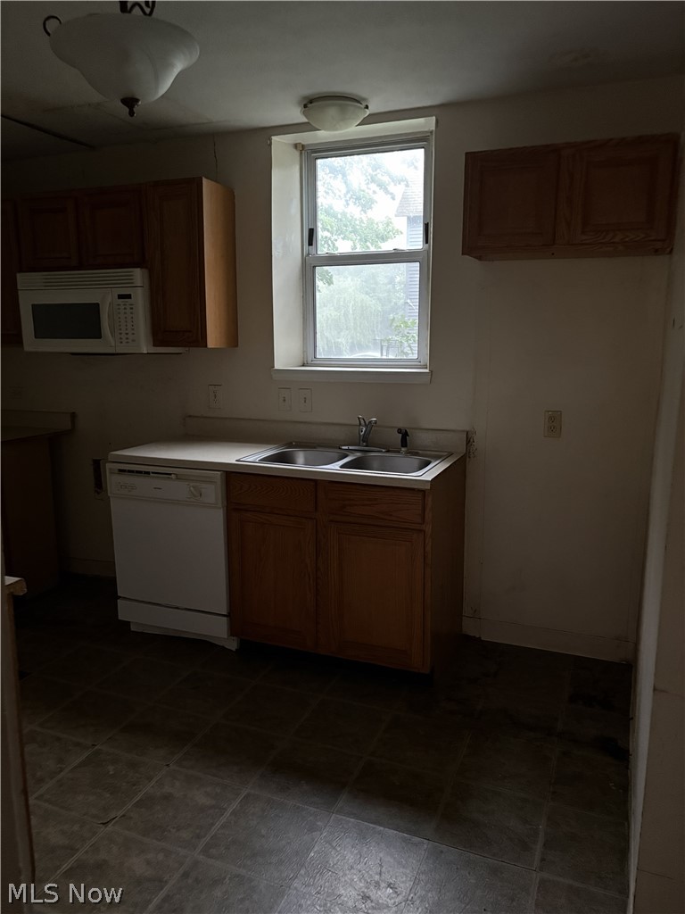 6241 W River Road S Elyria OH 44035