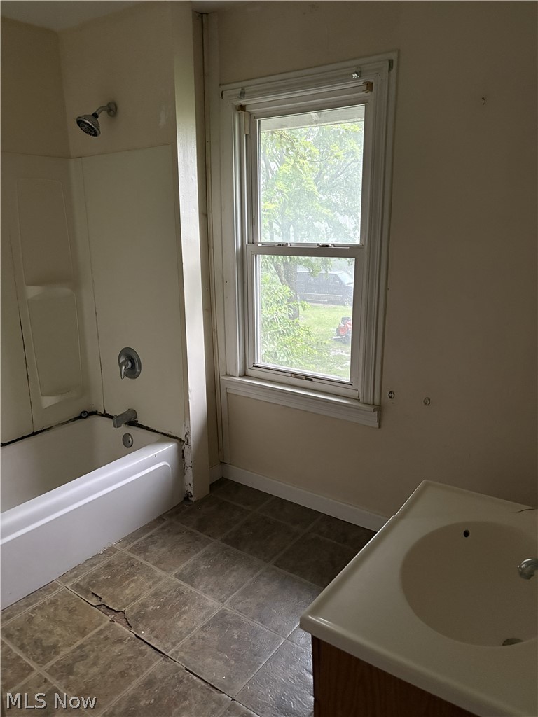 6241 W River Road S Elyria OH 44035