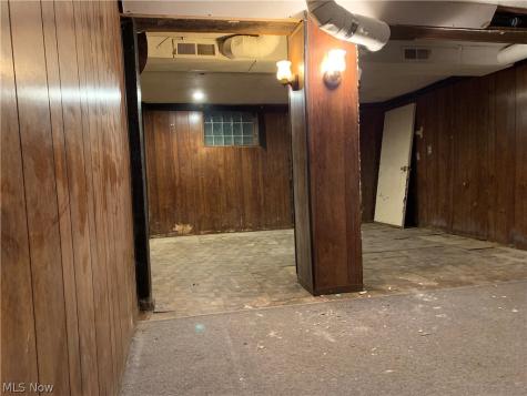 1661 E 93rd Street Cleveland OH 44106