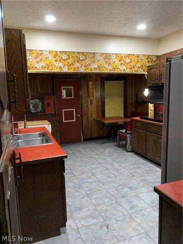 1661 E 93rd Street Cleveland OH 44106