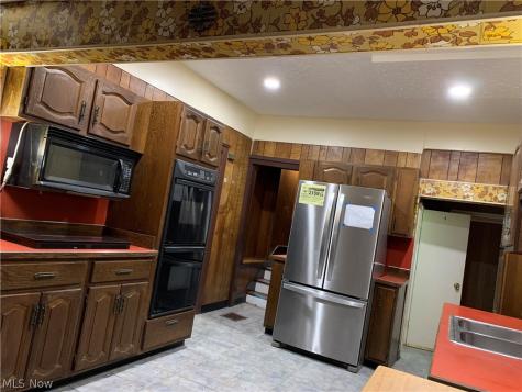 1661 E 93rd Street Cleveland OH 44106