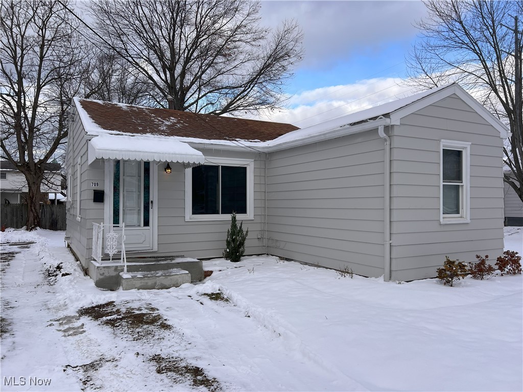 709 E 32nd Street Lorain OH 44055