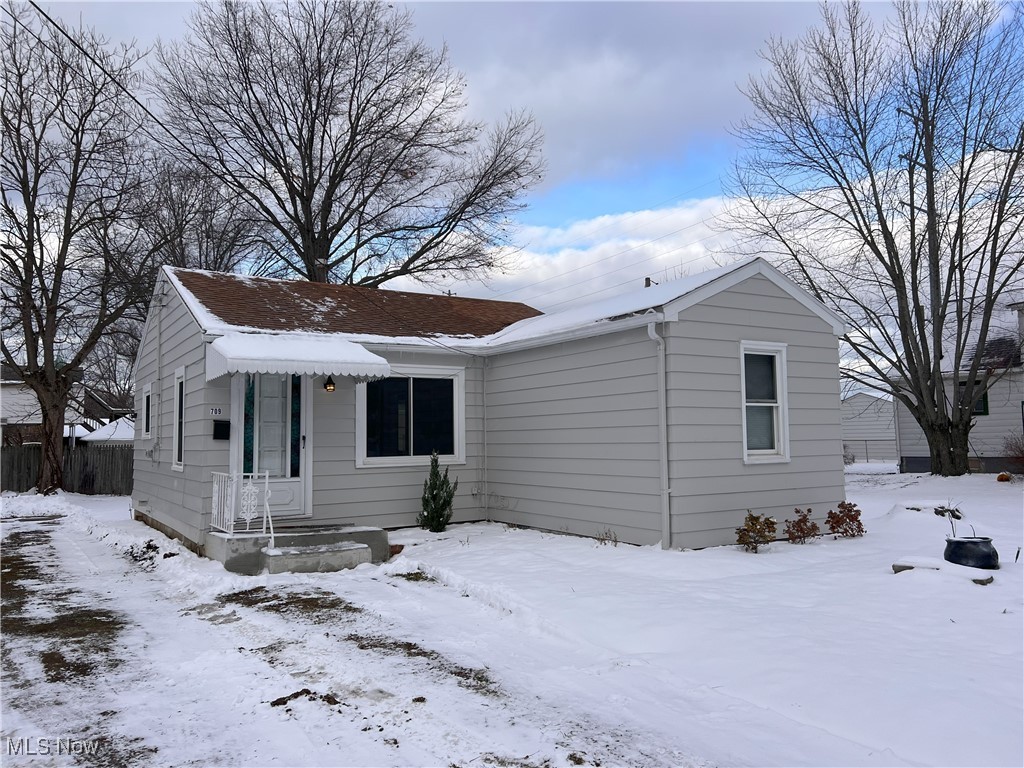 709 E 32nd Street Lorain OH 44055