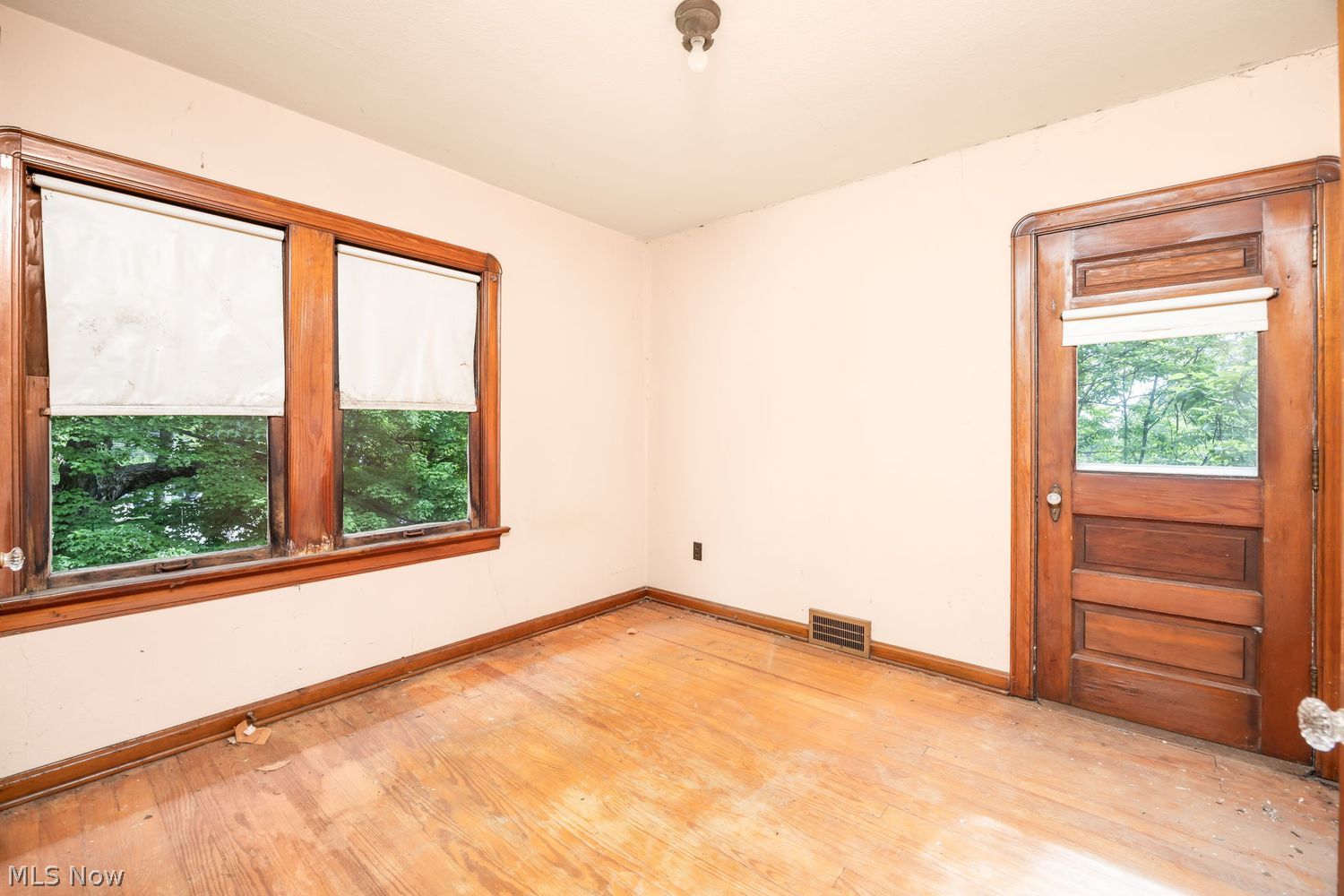 743 Broad Street Wadsworth OH 44281