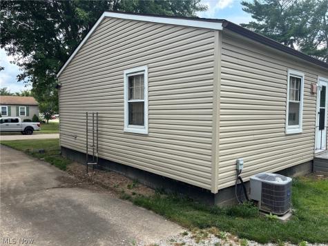 2425 40th Street NE Canton OH 44705