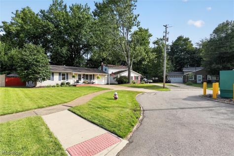 166 Pinewood Drive Elyria OH 44035