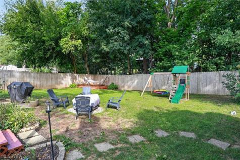 166 Pinewood Drive Elyria OH 44035