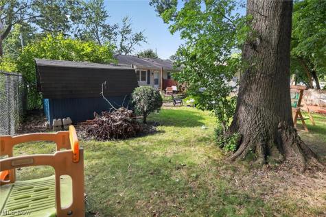 166 Pinewood Drive Elyria OH 44035