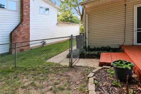 166 Pinewood Drive Elyria OH 44035