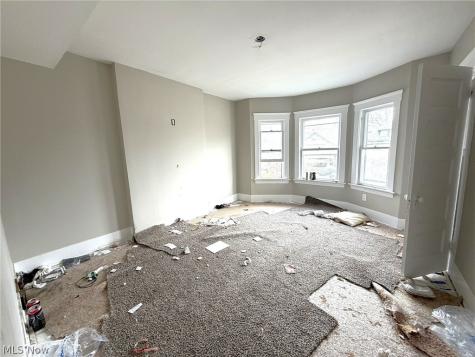 10712 Grantwood Avenue Cleveland OH 44108