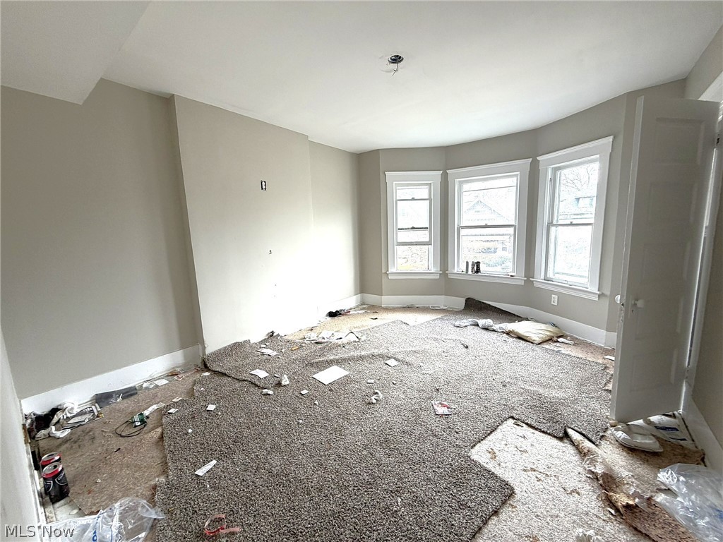 10712 Grantwood Avenue Cleveland OH 44108