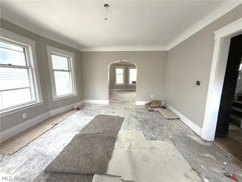 10712 Grantwood Avenue Cleveland OH 44108