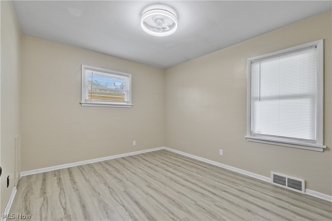18201 Deforest Avenue Cleveland OH 44128
