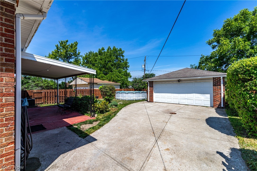 18201 Deforest Avenue Cleveland OH 44128