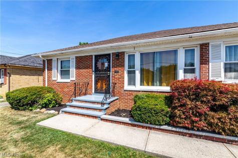 18201 Deforest Avenue Cleveland OH 44128