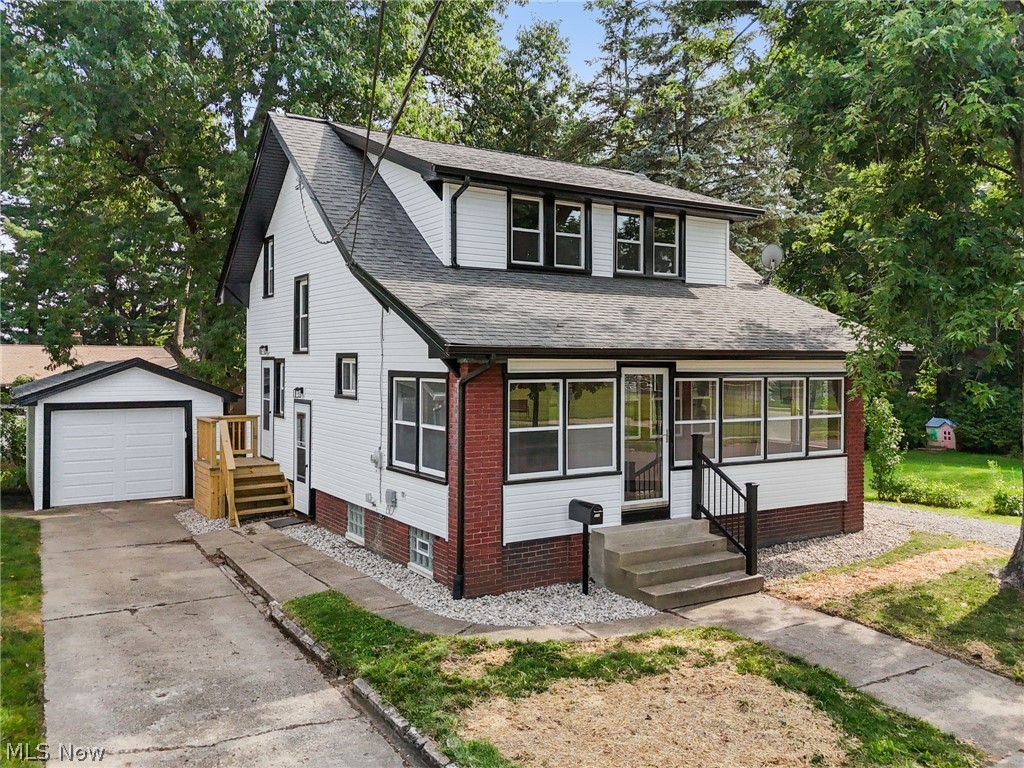 814 E Broad Street Louisville OH 44641