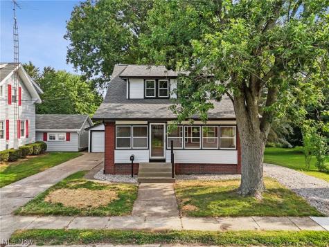 814 E Broad Street Louisville OH 44641