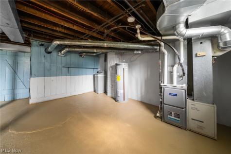 814 E Broad Street Louisville OH 44641