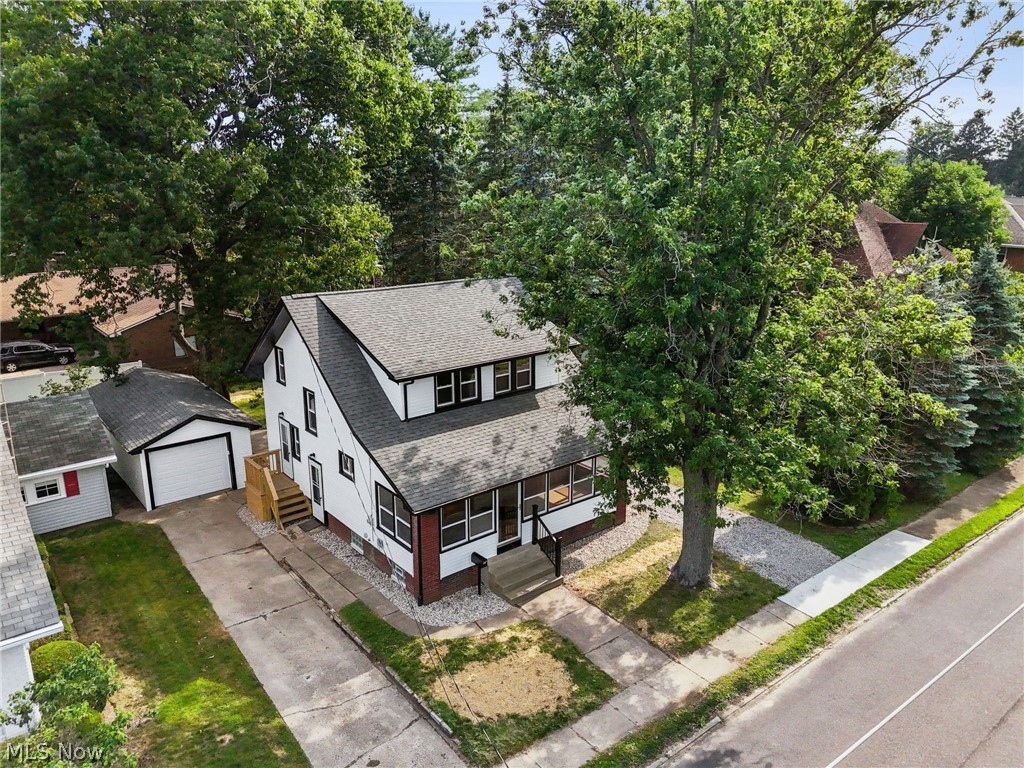 814 E Broad Street Louisville OH 44641