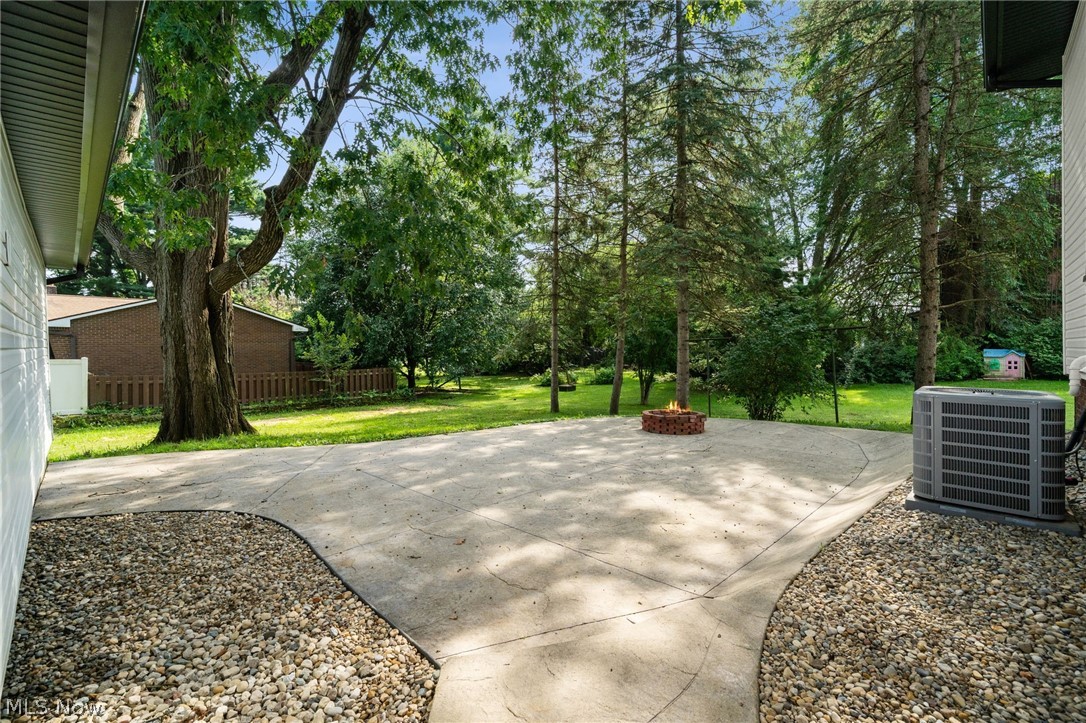 814 E Broad Street Louisville OH 44641