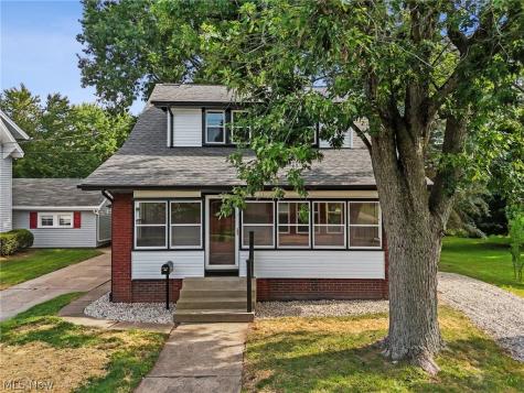 814 E Broad Street Louisville OH 44641