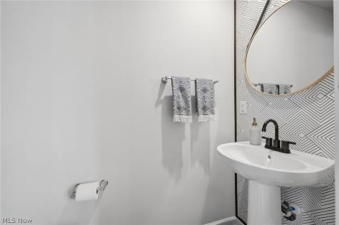 116 Zenith Court Eastlake OH 44095
